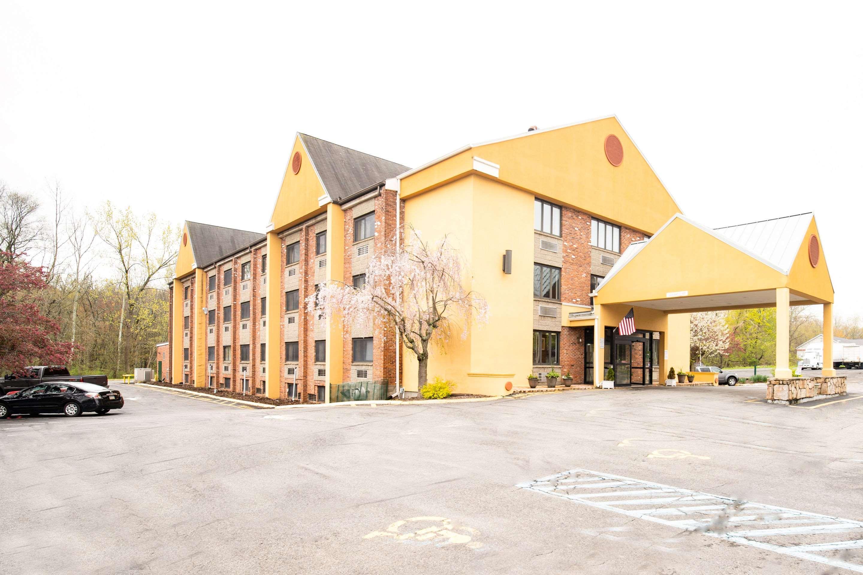 Quality Inn Cromwell - Middletown Exterior photo